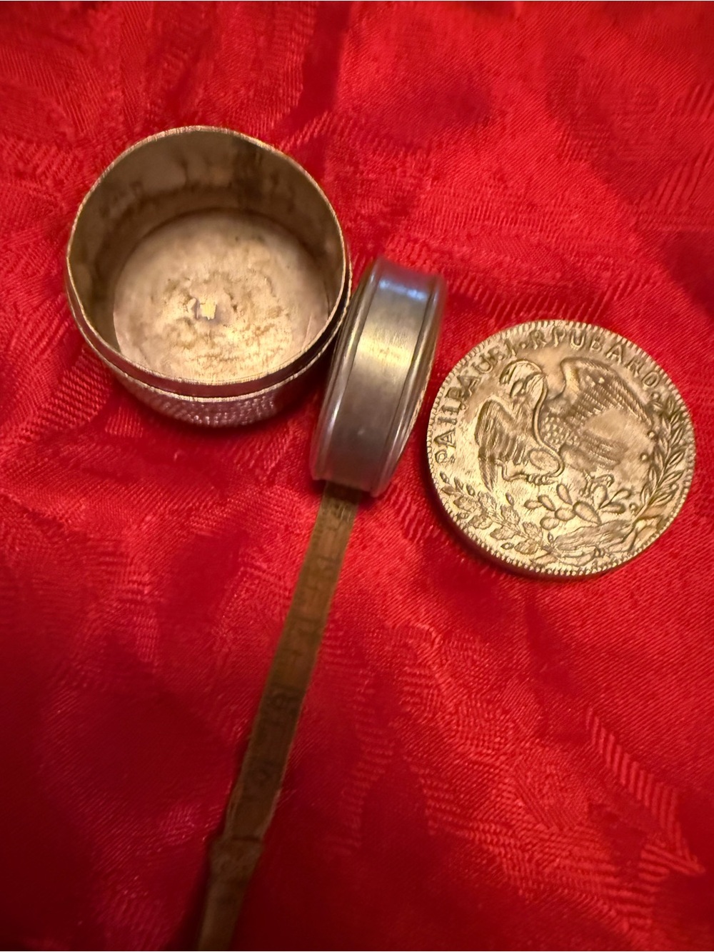 Rare Vintage mesure tape Silver-Tone Home Accent Coin and Tin Set - Silver